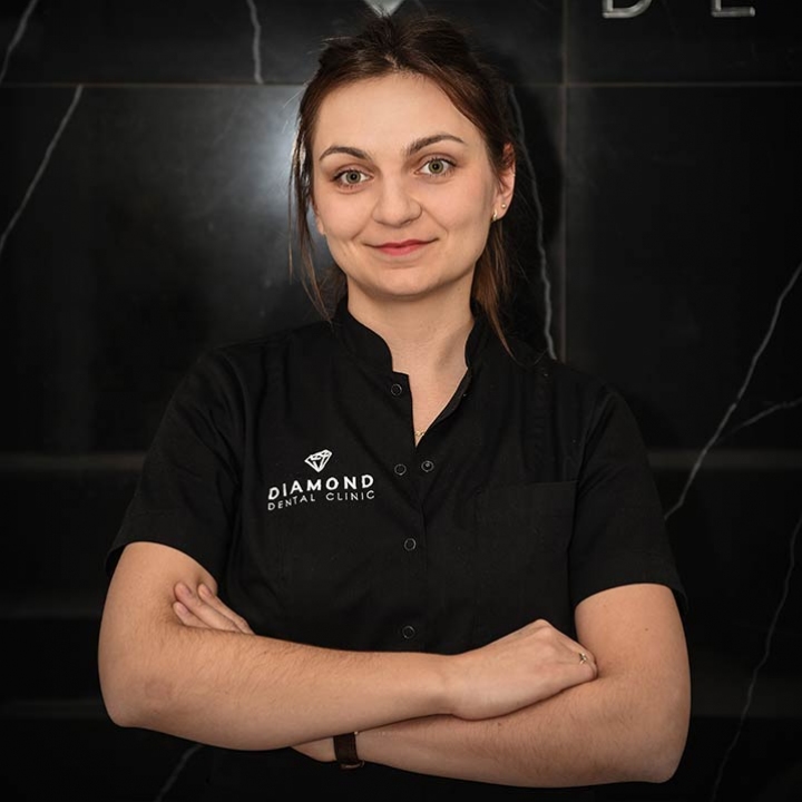 Monika Justyna Bąkowska - stomatologia estetyczna w Diamond Dental Clinic w Bełchatowie